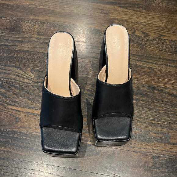 NEW and unworn platform Amazon sandals black size 8 - Picture 6 of 7